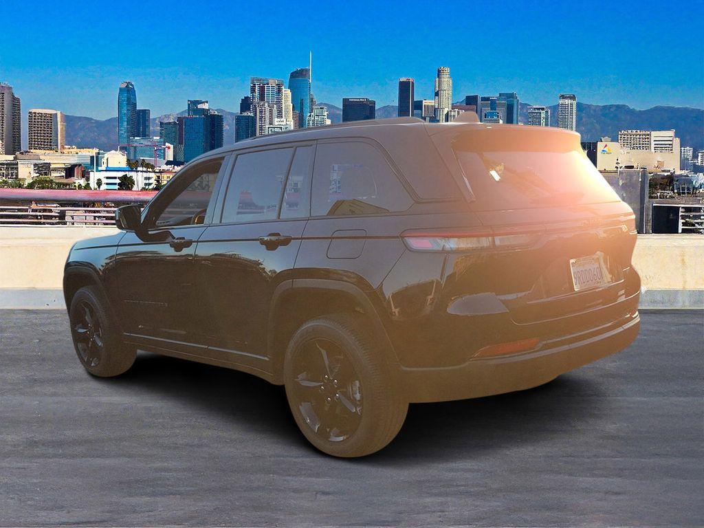 used 2025 Jeep Grand Cherokee car, priced at $35,919