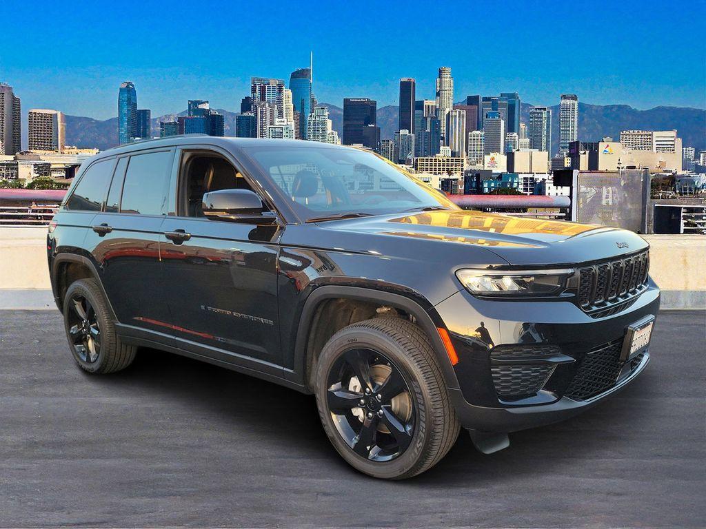 used 2025 Jeep Grand Cherokee car, priced at $35,919
