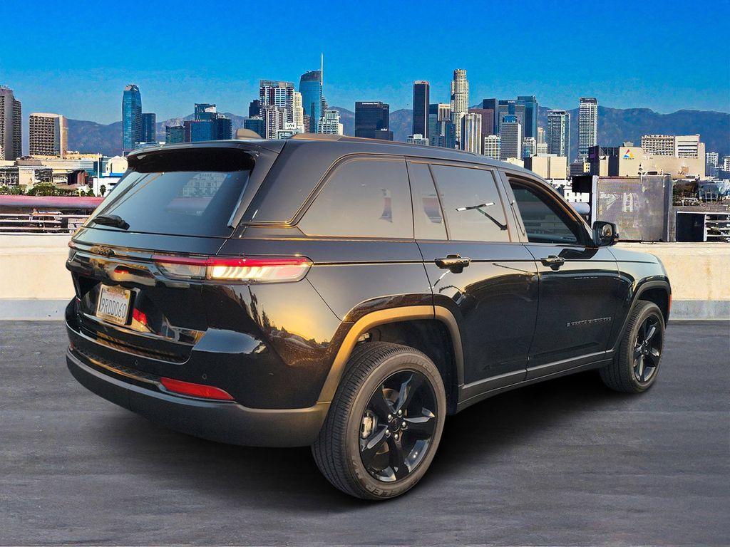 used 2025 Jeep Grand Cherokee car, priced at $35,919