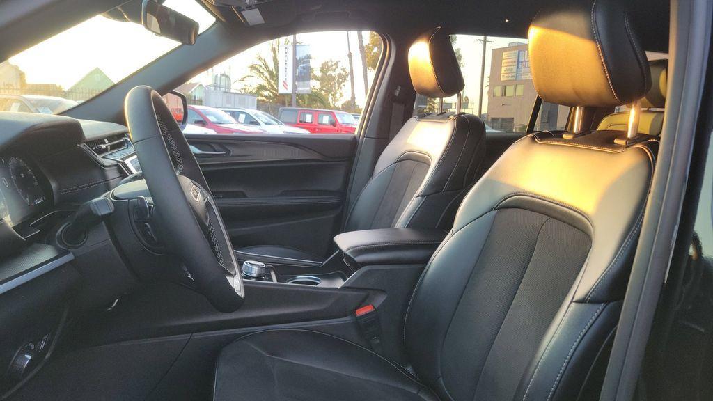 used 2025 Jeep Grand Cherokee car, priced at $35,919