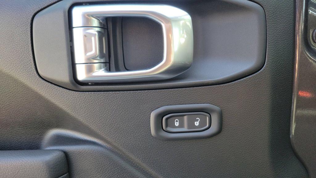 new 2025 Jeep Wrangler car, priced at $37,995
