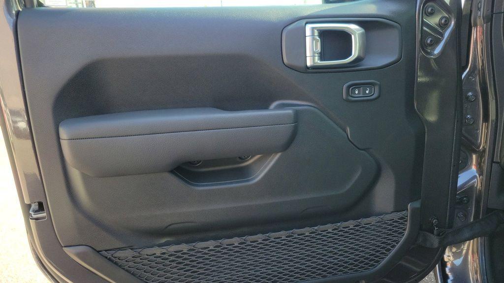 new 2025 Jeep Wrangler car, priced at $37,995