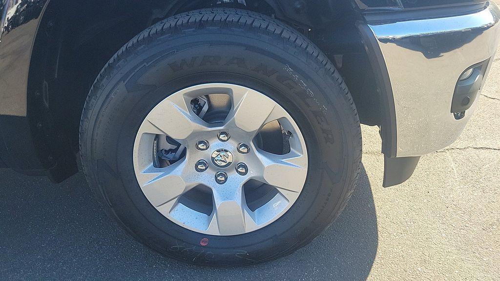new 2025 Ram 1500 car, priced at $43,473
