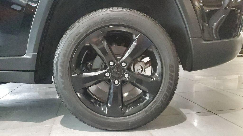 used 2025 Jeep Grand Cherokee car, priced at $33,919