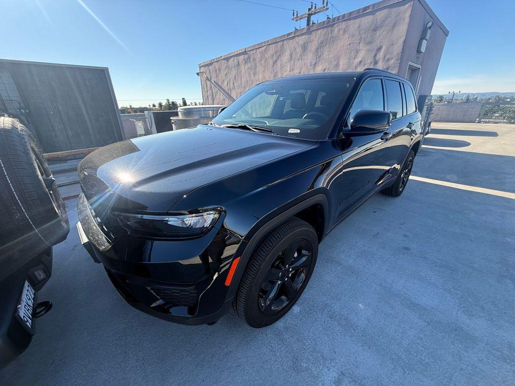 used 2025 Jeep Grand Cherokee car, priced at $33,919