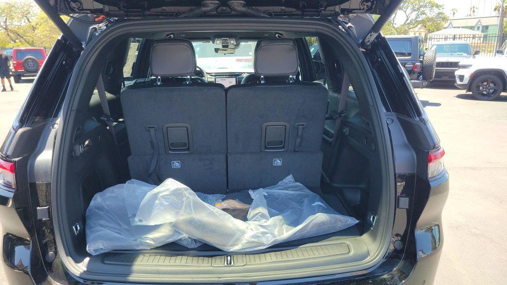 new 2025 Jeep Grand Cherokee L car, priced at $50,172