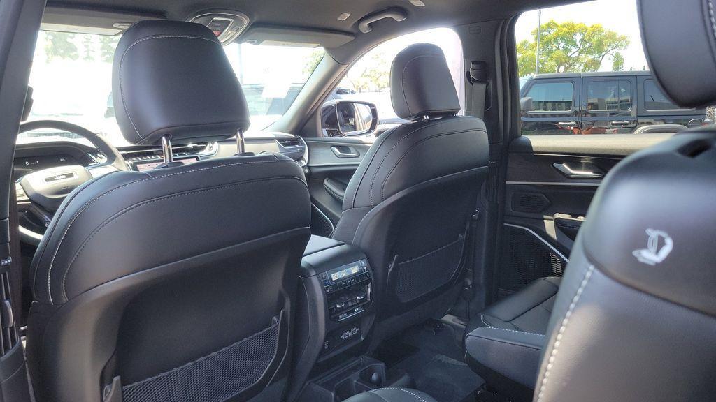 new 2025 Jeep Grand Cherokee L car, priced at $50,172