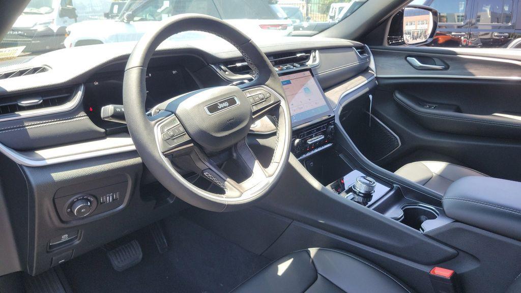 new 2025 Jeep Grand Cherokee L car, priced at $50,172