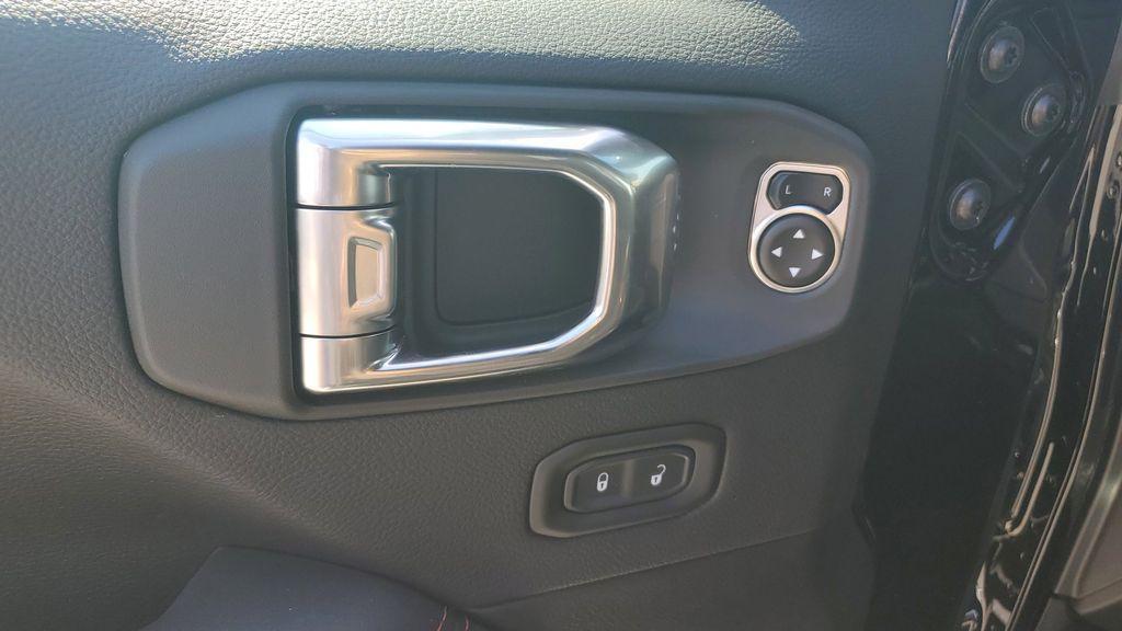 new 2025 Jeep Wrangler car, priced at $62,522