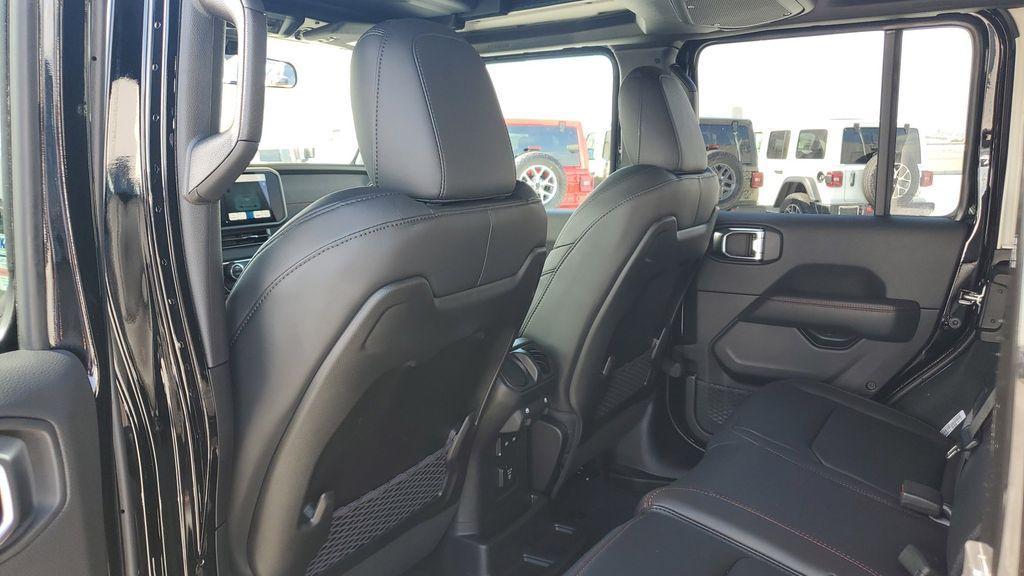new 2025 Jeep Wrangler car, priced at $62,522