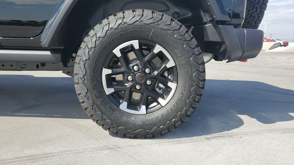new 2025 Jeep Wrangler car, priced at $62,522