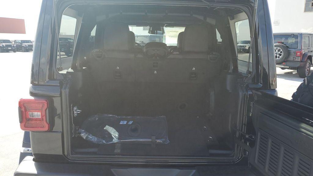 new 2025 Jeep Wrangler car, priced at $62,522