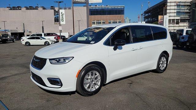 new 2025 Chrysler Pacifica car, priced at $45,425