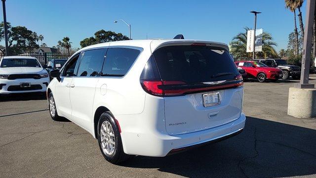 new 2025 Chrysler Pacifica car, priced at $45,425