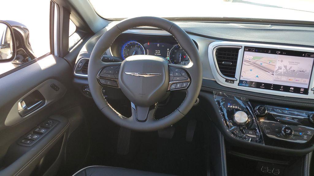 new 2025 Chrysler Pacifica car, priced at $46,995