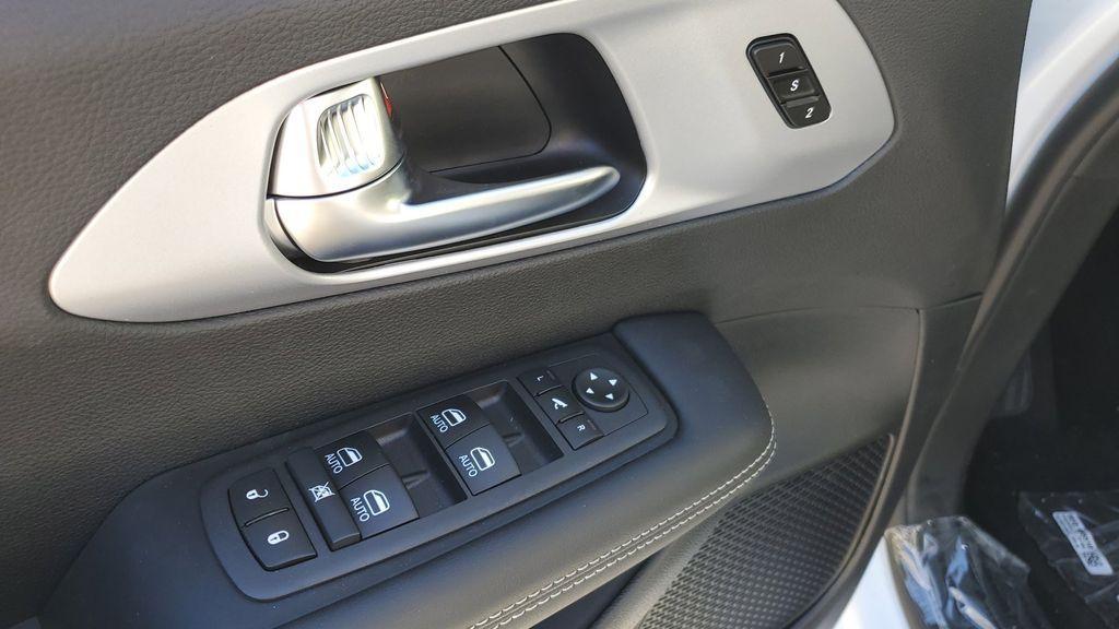 new 2025 Chrysler Pacifica car, priced at $46,995