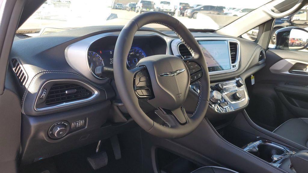 new 2025 Chrysler Pacifica car, priced at $46,995