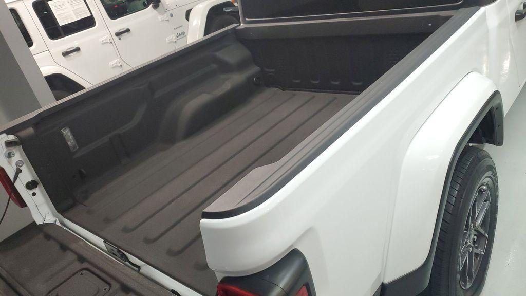 used 2024 Jeep Gladiator car, priced at $35,719