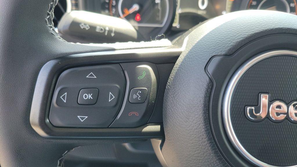 new 2025 Jeep Gladiator car, priced at $48,065