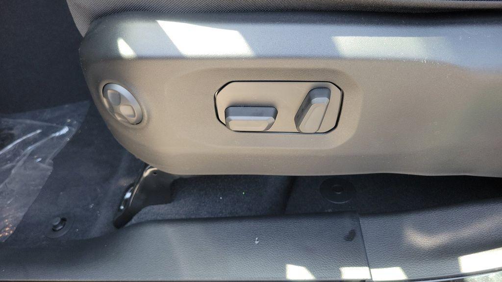 new 2025 Jeep Gladiator car, priced at $48,065