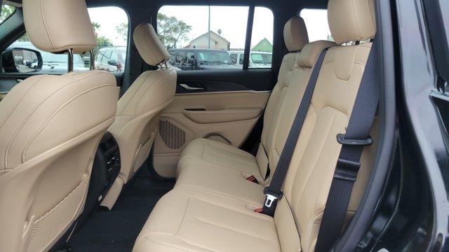 new 2025 Jeep Grand Cherokee car, priced at $50,010
