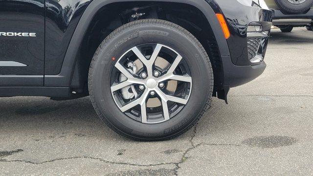 new 2025 Jeep Grand Cherokee car, priced at $50,010