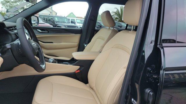 new 2025 Jeep Grand Cherokee car, priced at $50,010