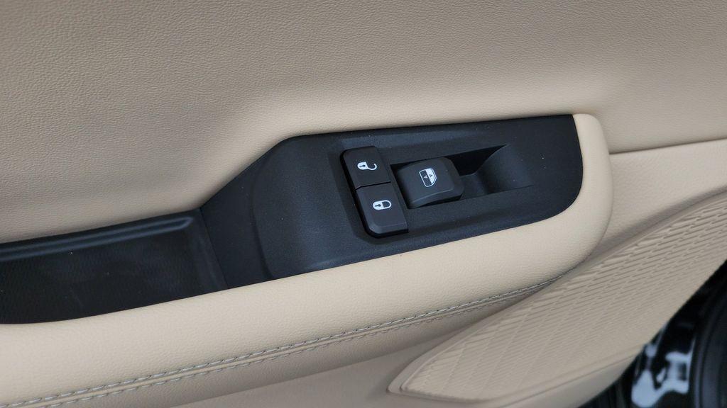 new 2025 Jeep Grand Cherokee car, priced at $46,396