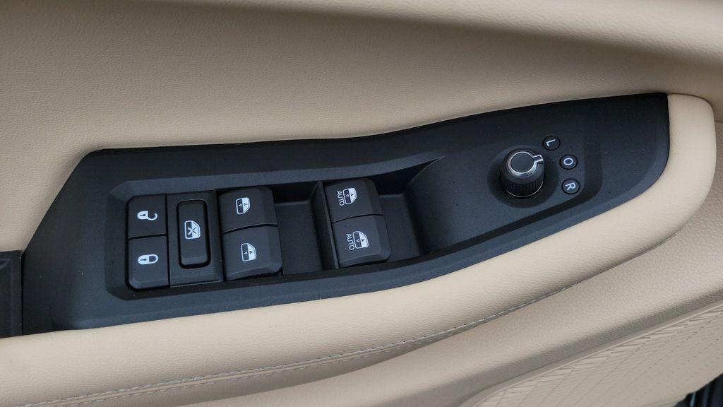 new 2025 Jeep Grand Cherokee car, priced at $46,396