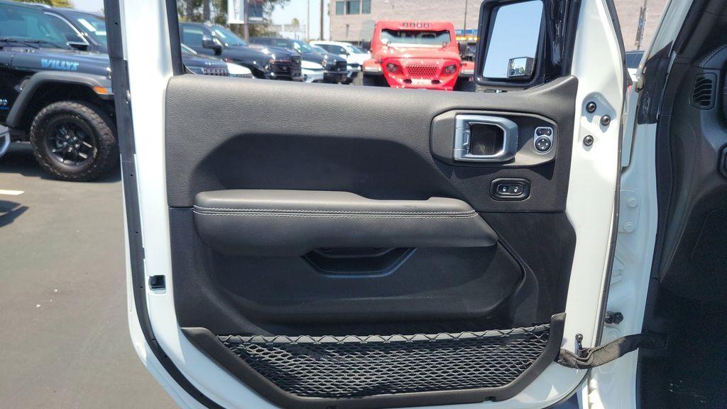 used 2022 Jeep Gladiator car, priced at $30,919