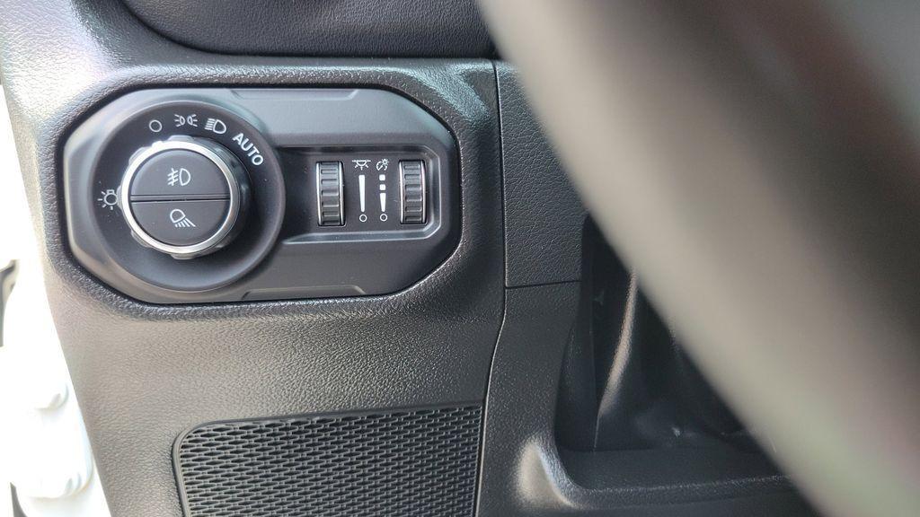 used 2022 Jeep Gladiator car, priced at $30,919