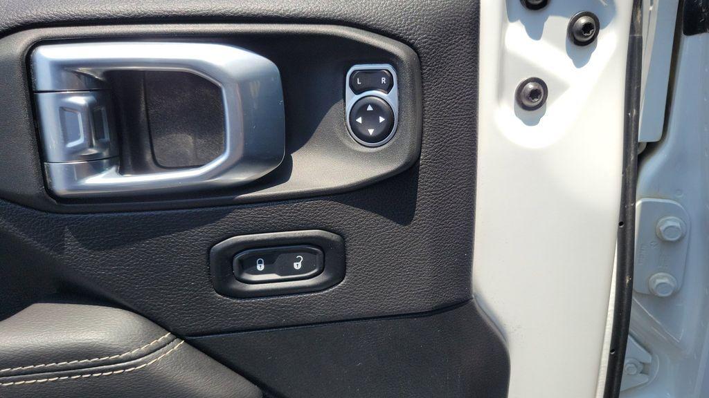 used 2022 Jeep Gladiator car, priced at $30,919