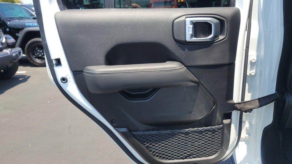 used 2022 Jeep Gladiator car, priced at $30,919