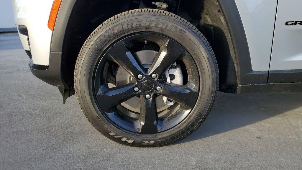 new 2025 Jeep Grand Cherokee L car, priced at $40,690