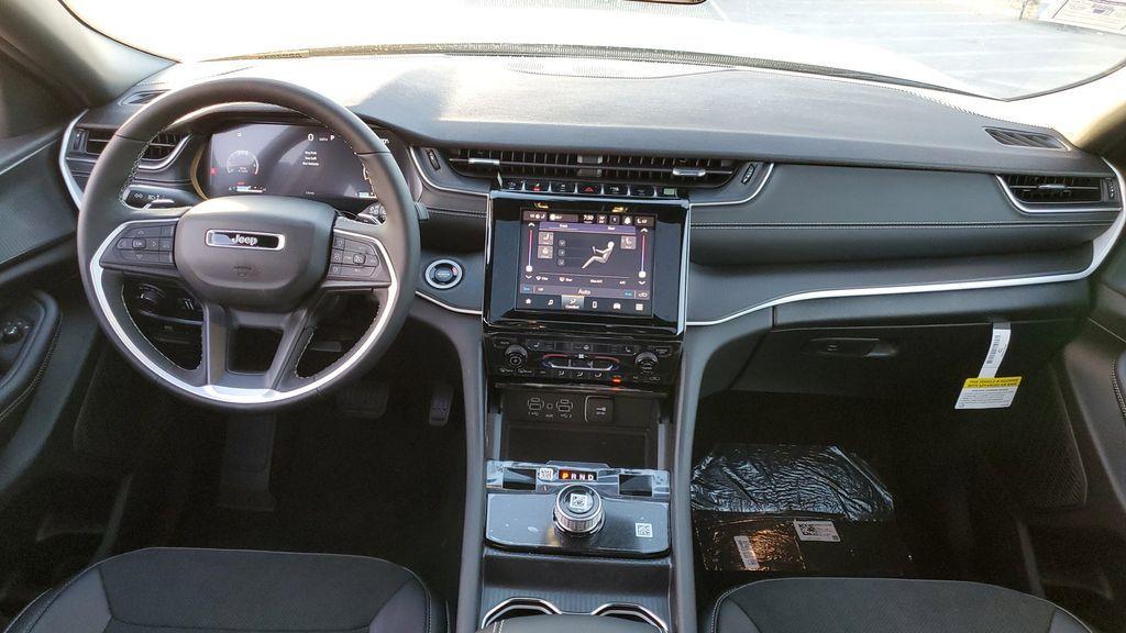 new 2025 Jeep Grand Cherokee L car, priced at $40,690