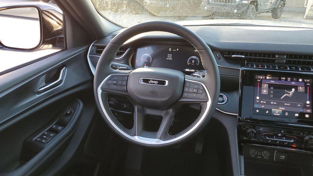 new 2025 Jeep Grand Cherokee L car, priced at $40,690