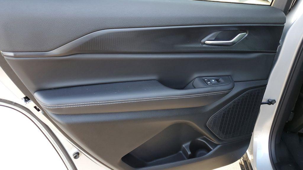 new 2025 Jeep Grand Cherokee L car, priced at $40,690
