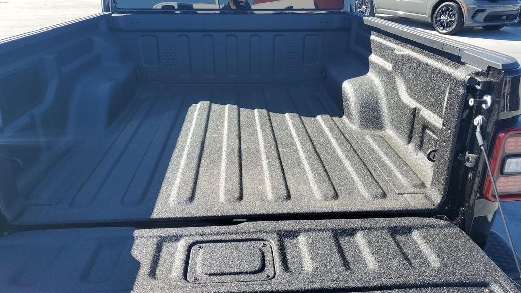 new 2025 Jeep Gladiator car, priced at $48,585