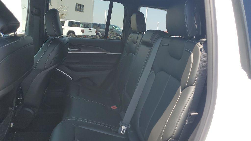 new 2025 Jeep Grand Cherokee car, priced at $50,294