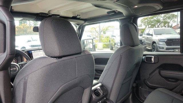 new 2025 Jeep Gladiator car, priced at $46,035