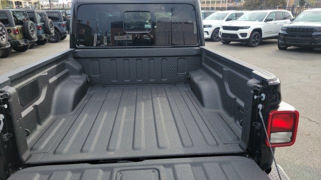 new 2025 Jeep Gladiator car, priced at $46,035
