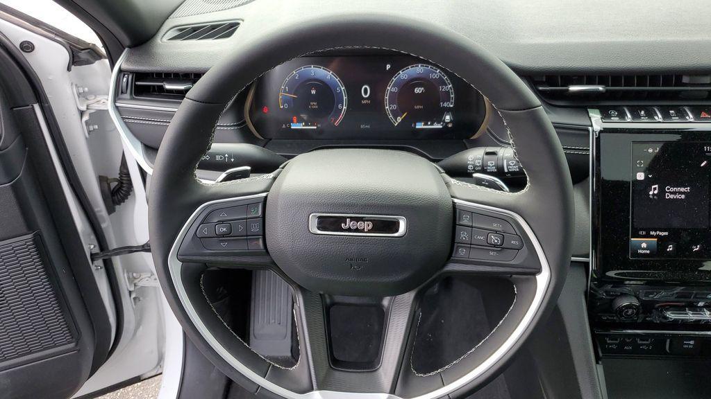 new 2024 Jeep Grand Cherokee car, priced at $37,995