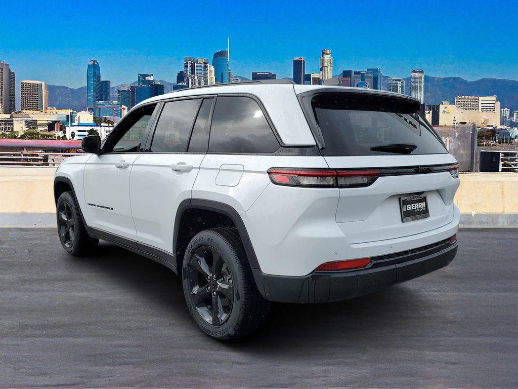new 2024 Jeep Grand Cherokee car, priced at $37,995