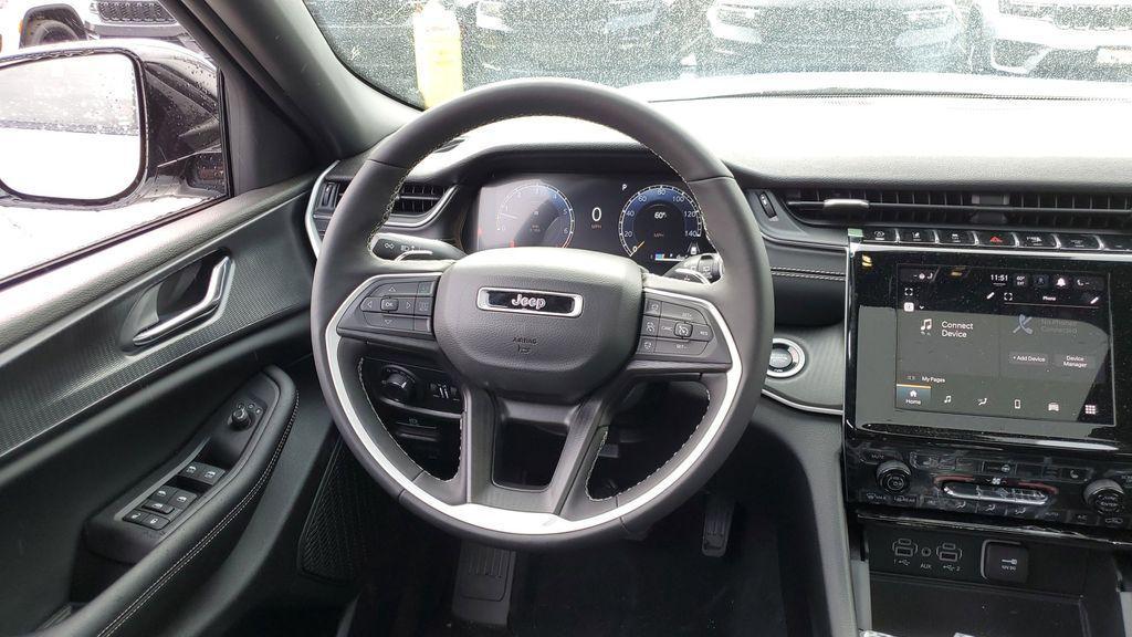 new 2024 Jeep Grand Cherokee car, priced at $37,995