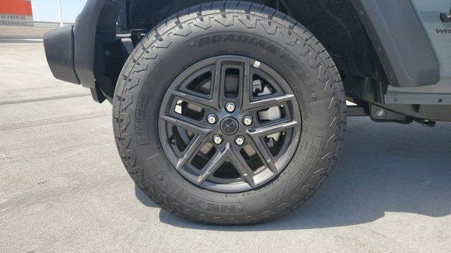 new 2025 Jeep Wrangler car, priced at $46,580