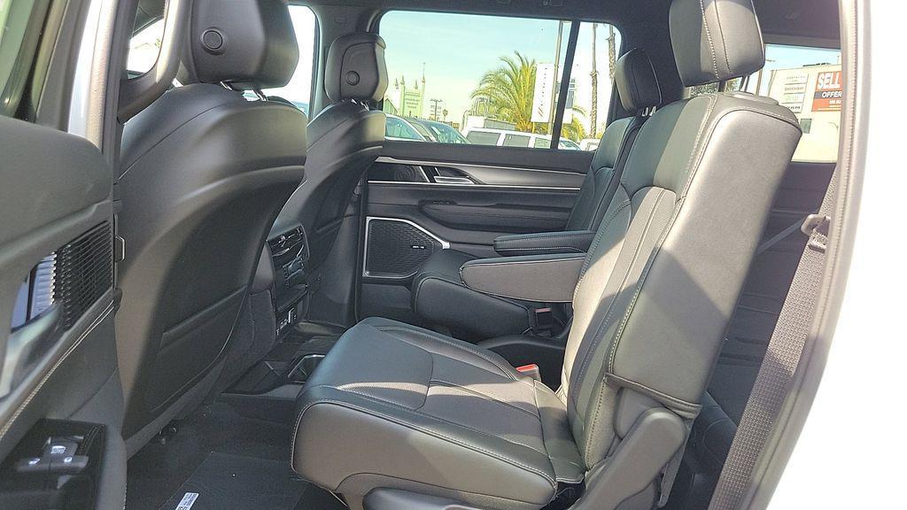 new 2025 Jeep Wagoneer car, priced at $65,072