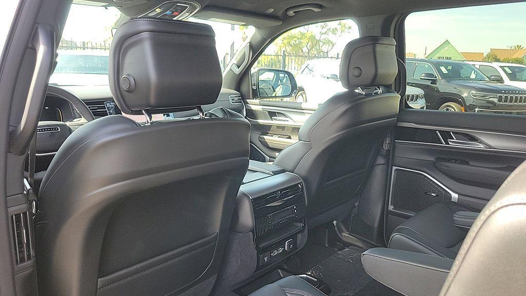 new 2025 Jeep Wagoneer car, priced at $65,072