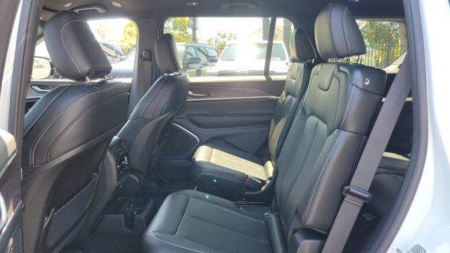 new 2025 Jeep Grand Cherokee L car, priced at $49,577