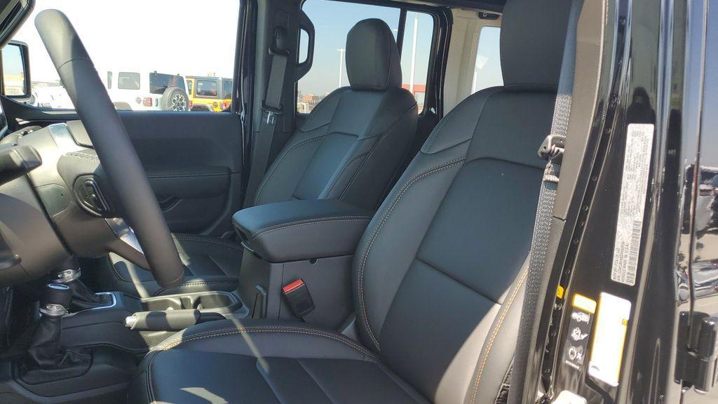new 2025 Jeep Wrangler car, priced at $55,427