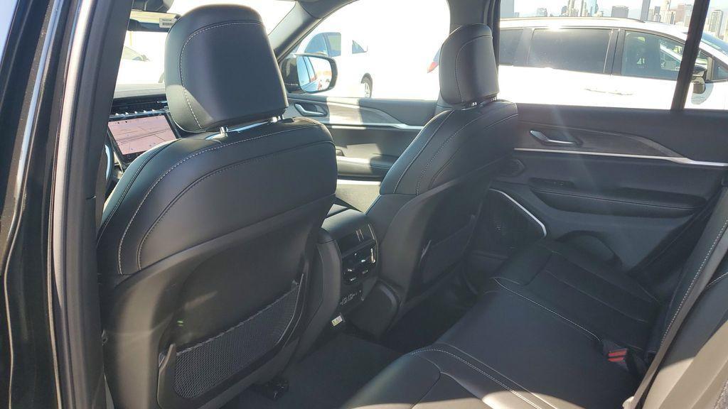 new 2025 Jeep Grand Cherokee car, priced at $52,260